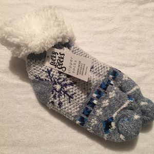 NWT Lucky Slipper Socks Snowflake design ❄️